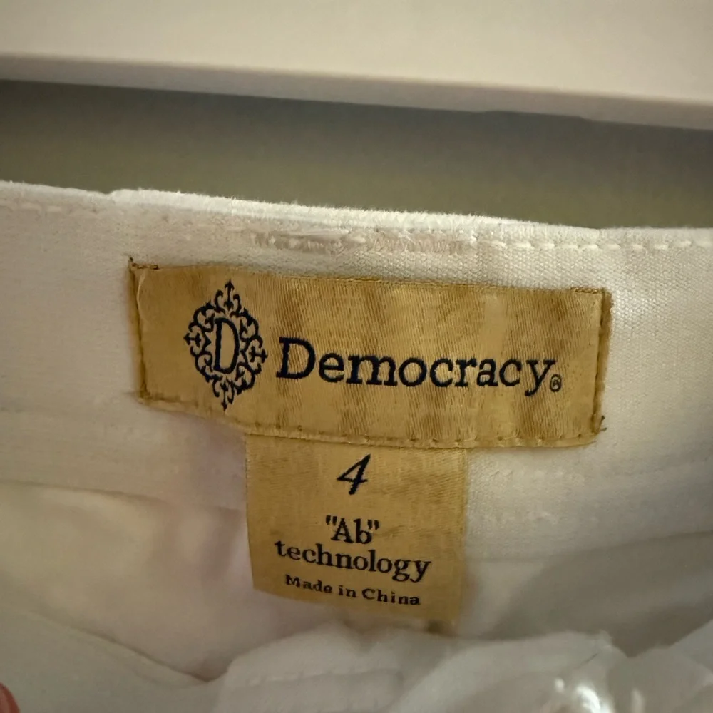 Democracy White Pants with 'Ab' Technology - Picture 2 of 2